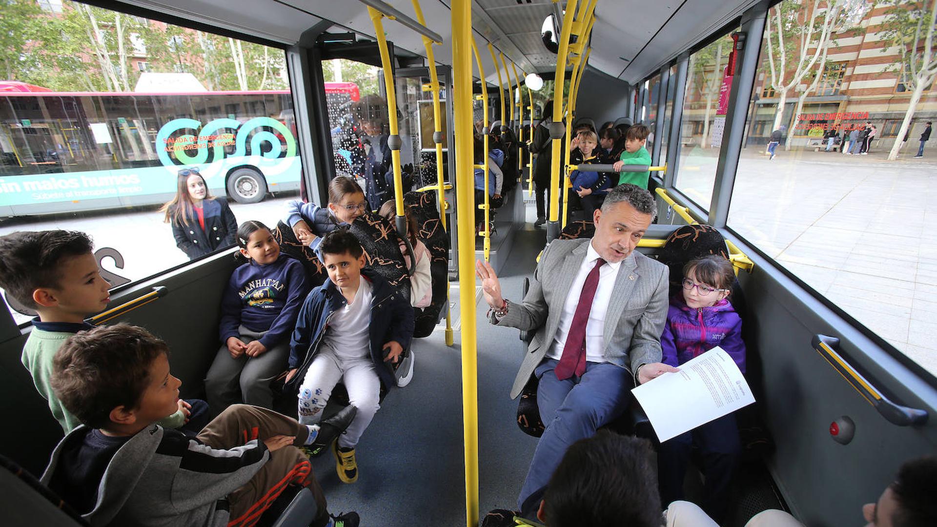 El transporte público de Logroño estrena dos nuevos autobuses de gas